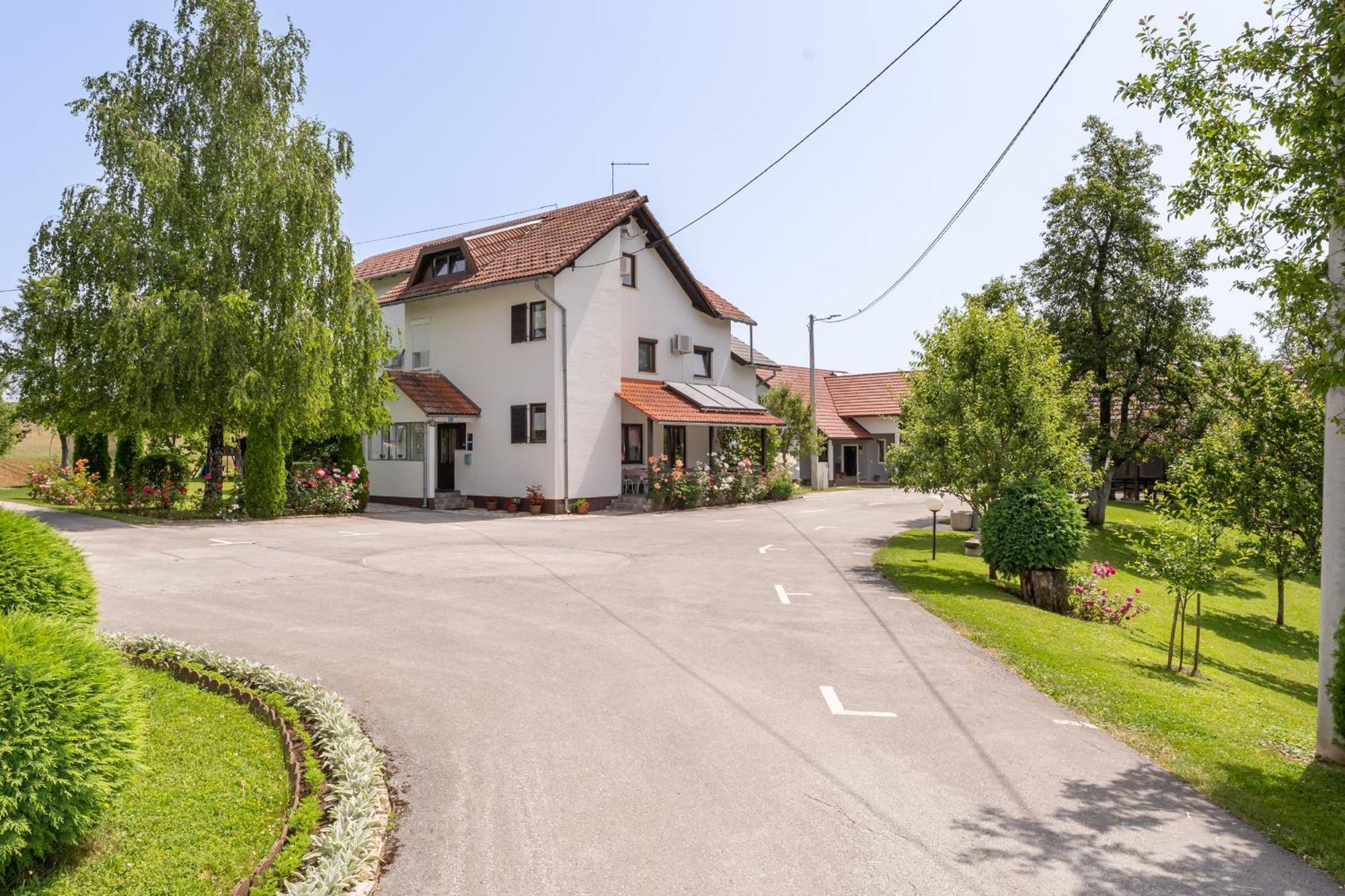 Apartments Patar Grabovac  Exterior photo